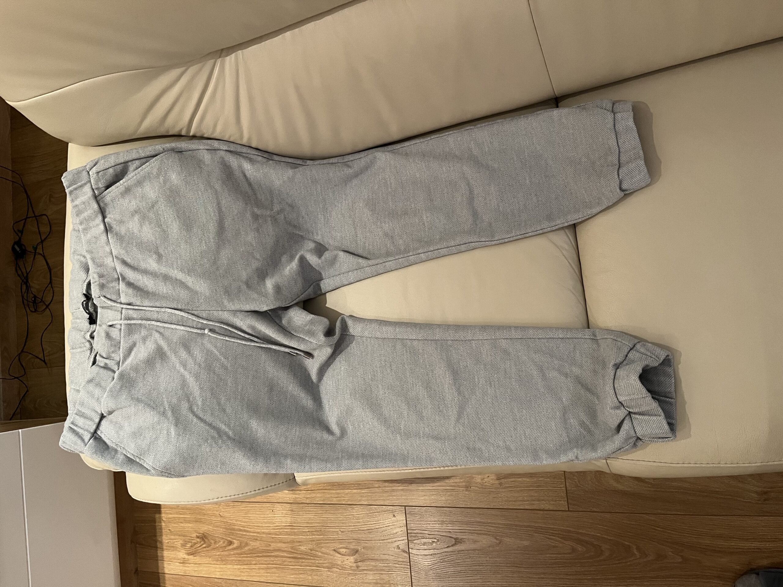 A5E52A58-3779-4D24-8D2B-34EF59ABFDB1