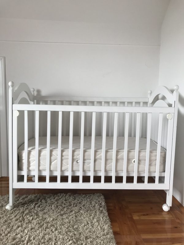 04875088-4142-4955-B722-BD085D91B2D7 Krevetac sa madracem