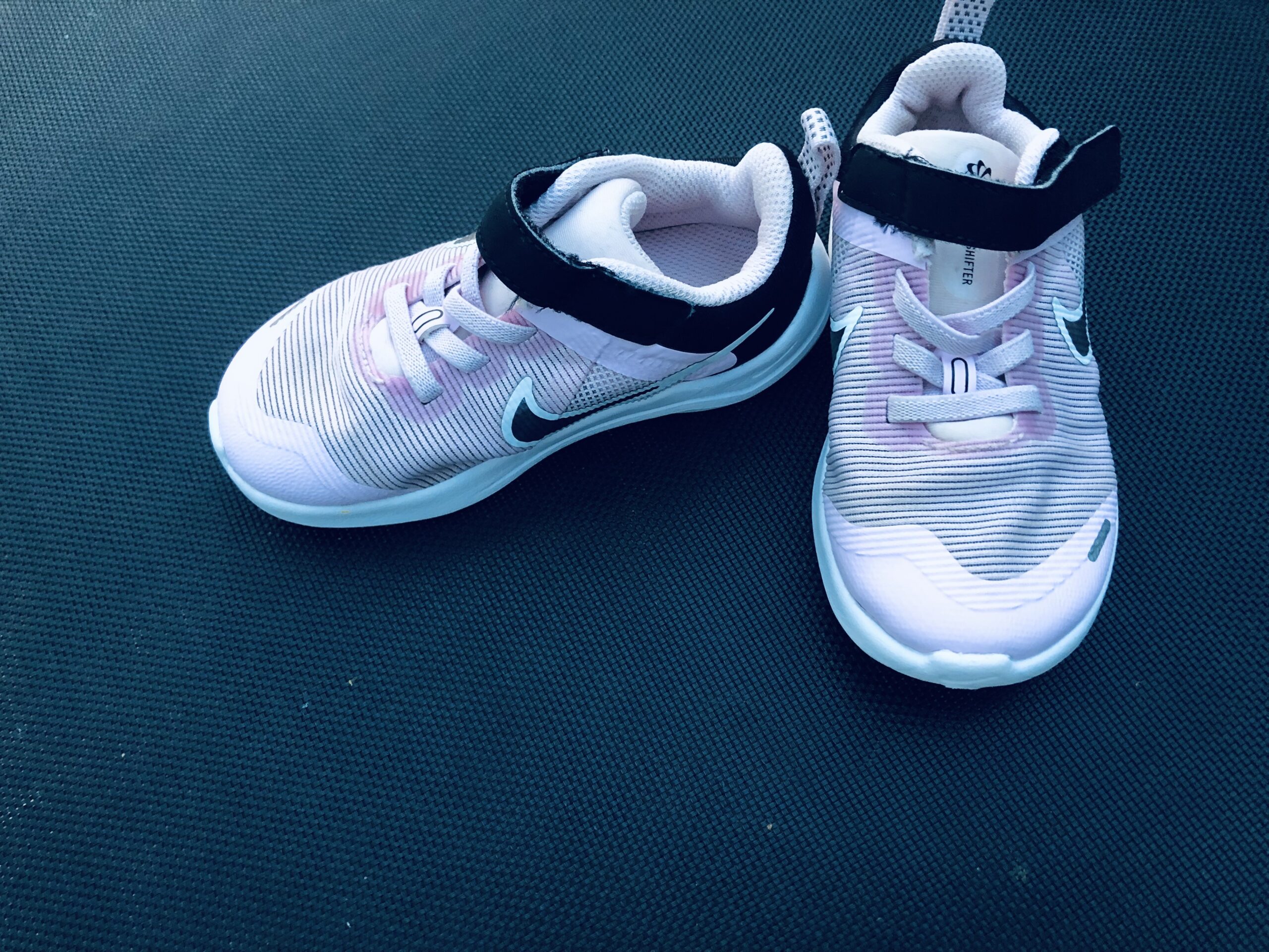 AE746A63-A206-4FF5-9EA1-00467D95A6EC