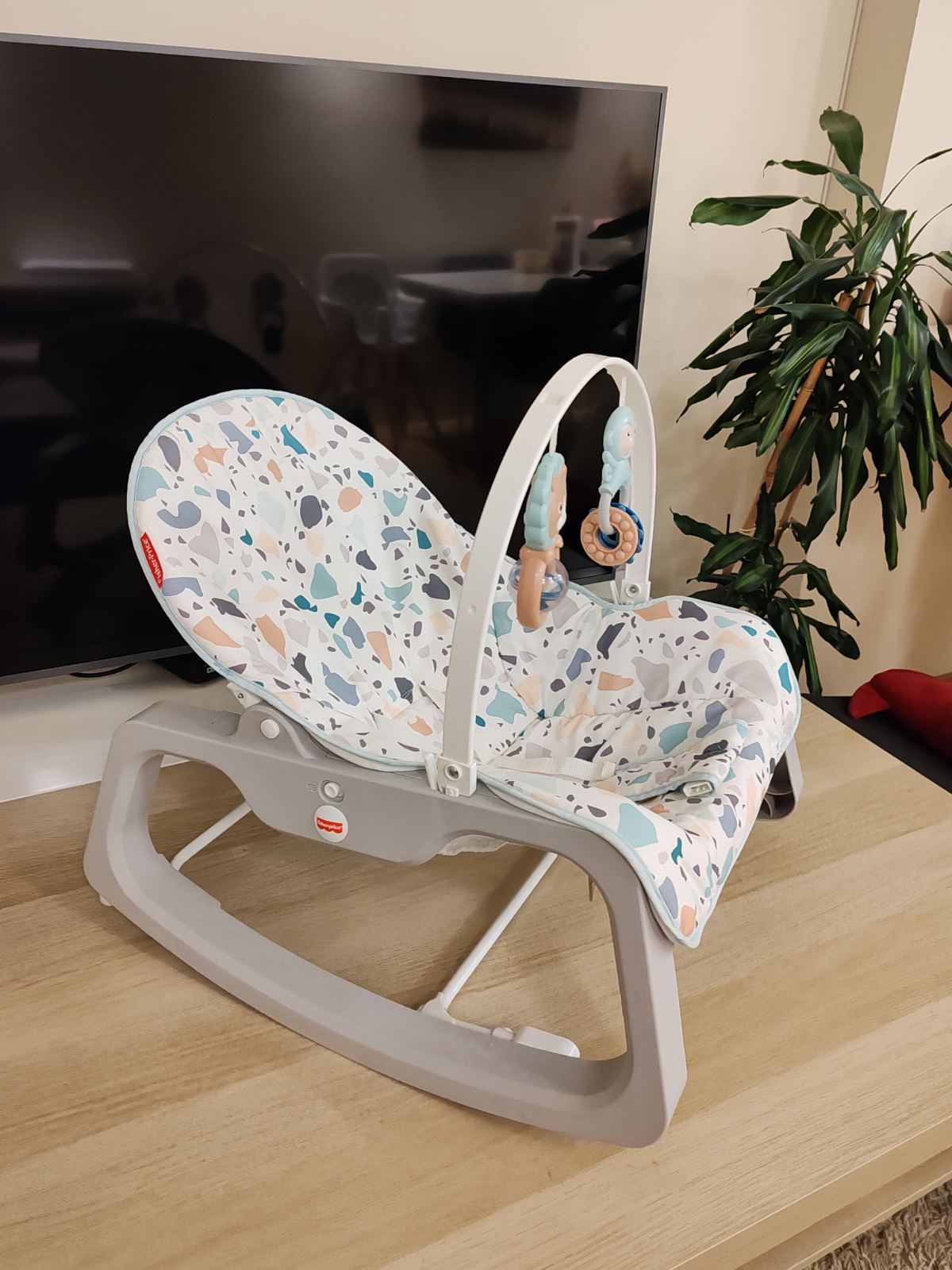 Fisher Price ljuljačka koja se pretvara u fotelju