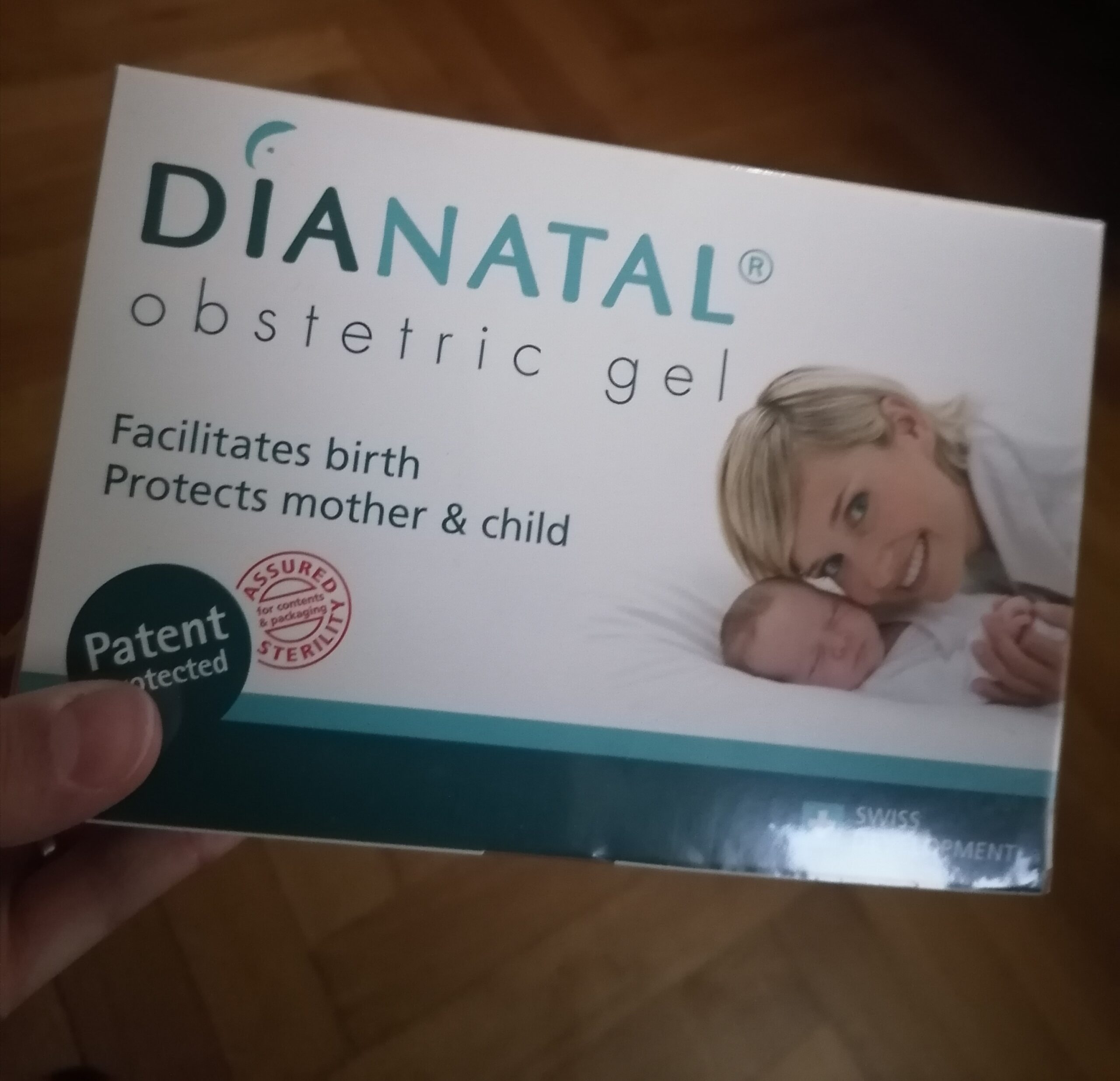 Dianatal gel + poklon Babytol DHA Omega i Babytol D3+K1 Imam dve kutije dianatala - u kutiji 6 komada. Cela kutija koštala 12500, prodajem komad za 1400din, kutiju za 7500. Ukoliko imate nešto da ponudite za zamenu pisite u inbox. Na poklon dajem dodatno Babytol DHA Omega , Babytol D3+K1