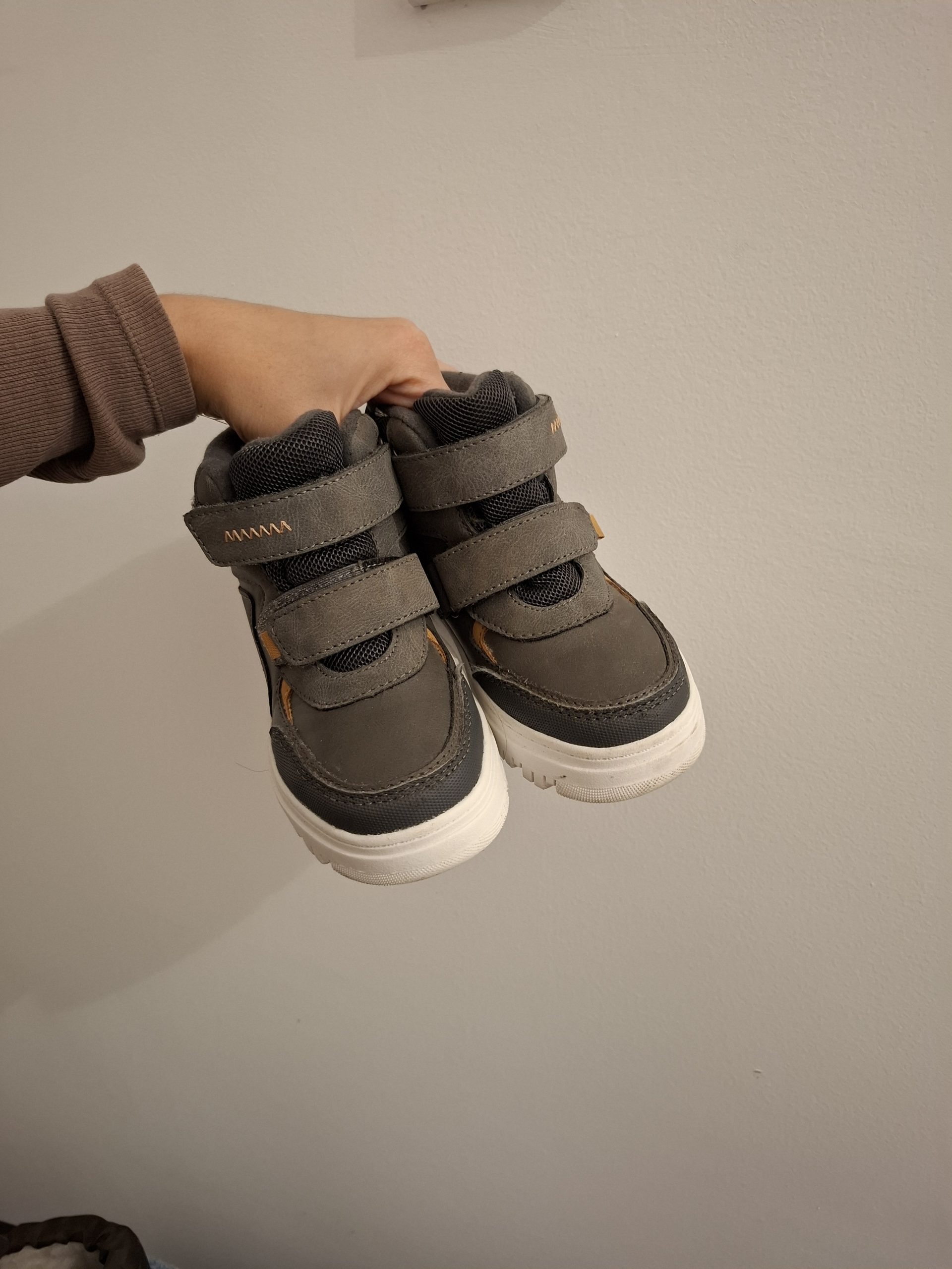 17616751348427962936220277156214